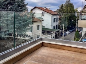 Staklene ograde Elegant - nasadni sistem C50 - Porodična vila u Beogradu